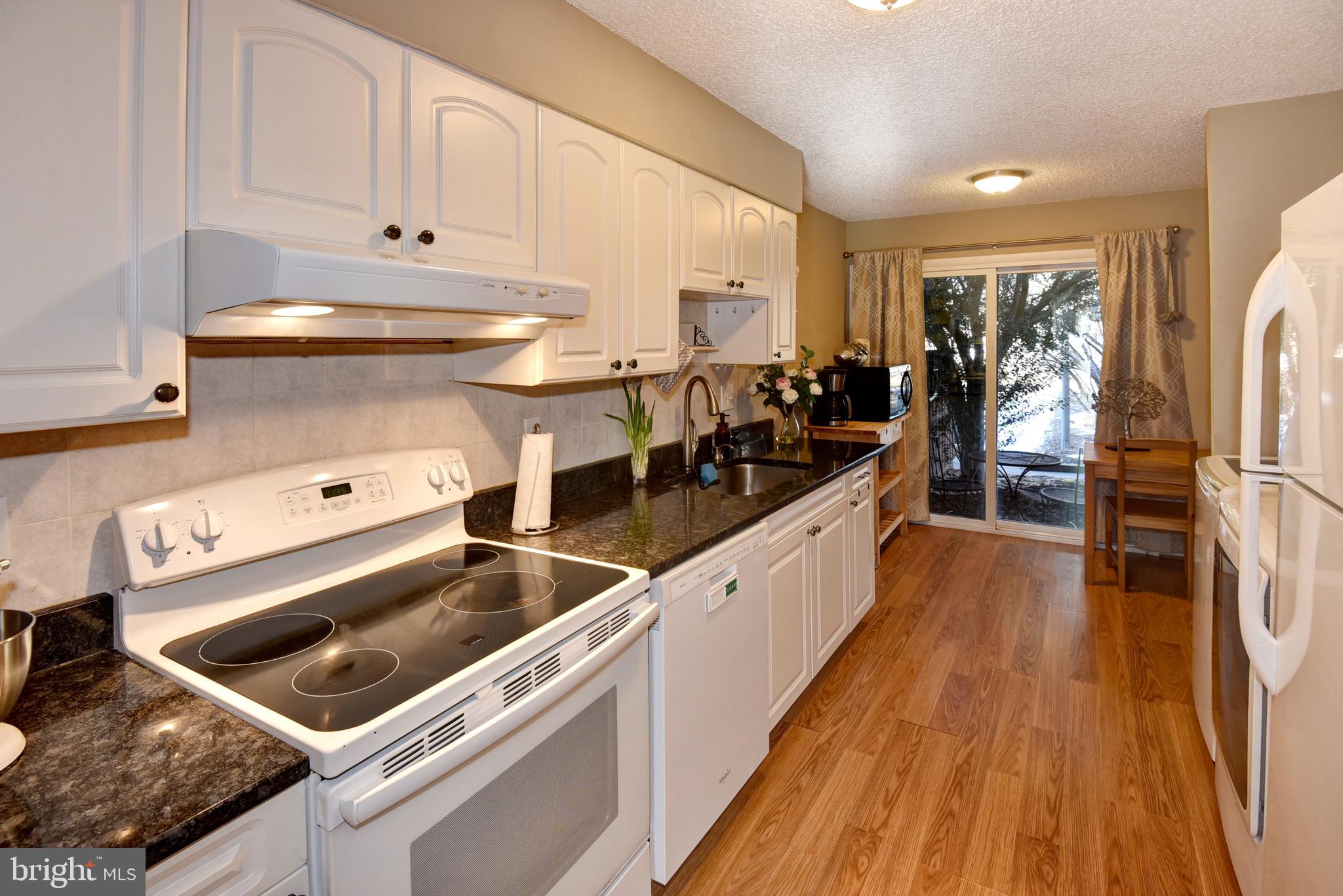 2177 White Cornus Lane Reston, VA 20191 - Photo 3 of 34 Gallery Image 3