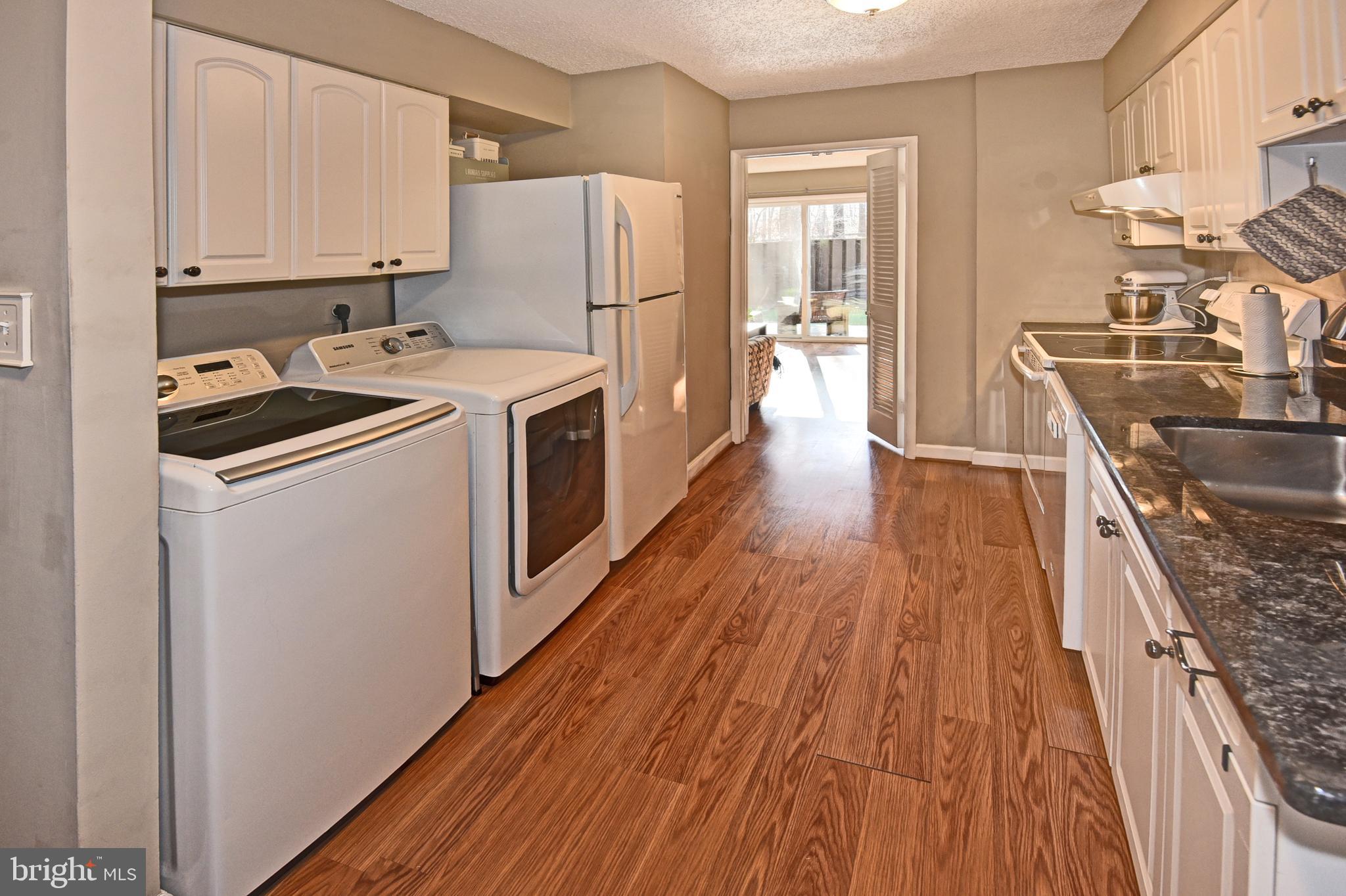 2177 White Cornus Lane Reston, VA 20191 - Photo 5 of 34 Gallery Image 5