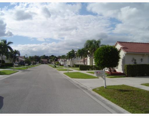 10057 Country Brook Road Boca Raton, FL 33428 - Photo 3 of 3 Exterior Front