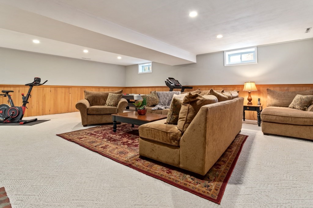8 Tapley Road Lynnfield, MA 01940 - Photo 26 of 32 Gallery Image 26