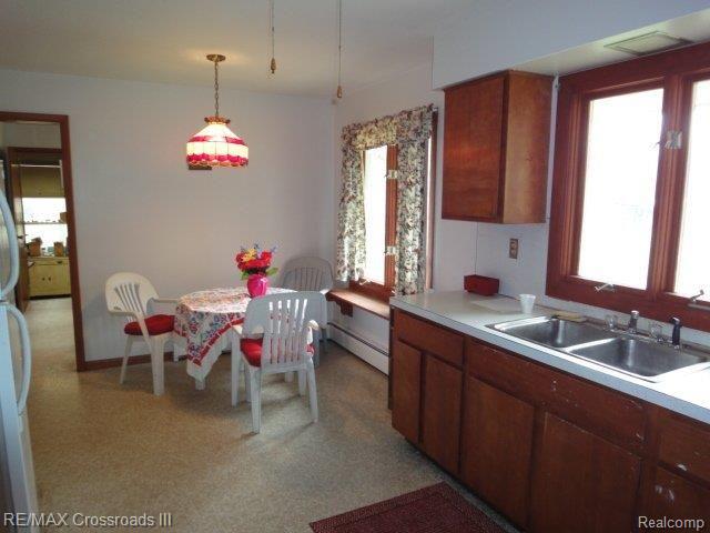 KITCHEN DINING