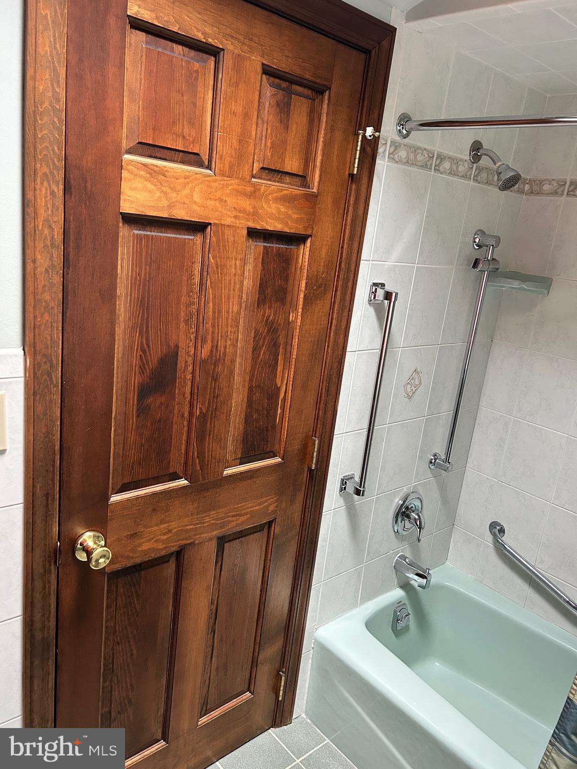 121 Berry Road Andreas, PA 18211 - Photo 27 of 31 Bathroom