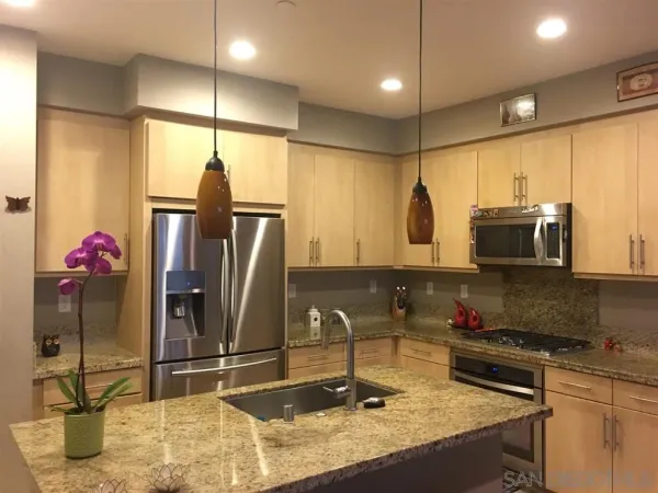 $4,595 | 1660 Fairlead Avenue, Carlsbad, CA 92011