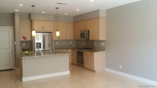 $4,595 | 1660 Fairlead Avenue, Carlsbad, CA 92011