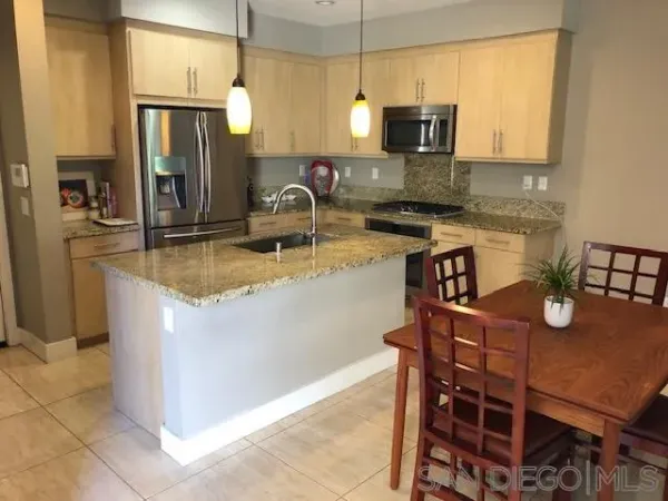 $4,595 | 1660 Fairlead Avenue, Carlsbad, CA 92011