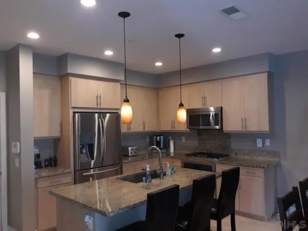 $4,595 | 1660 Fairlead Avenue, Carlsbad, CA 92011