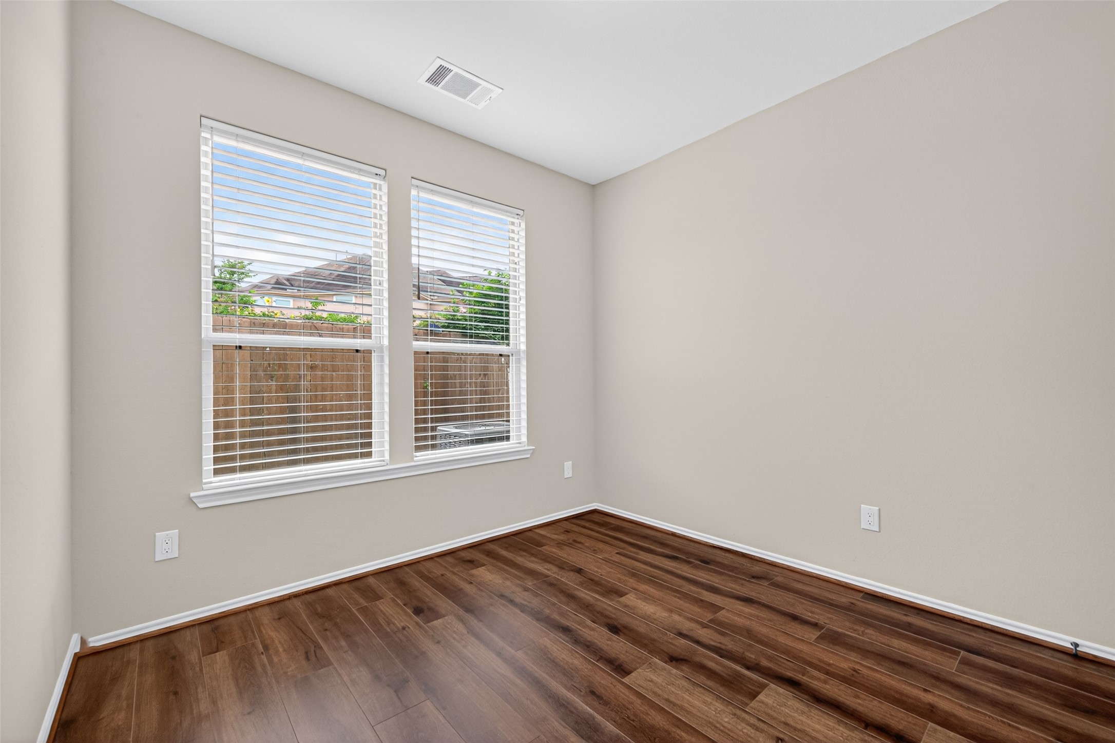 4007 Delta Rose Street Houston, TX 77018 - Photo 17 of 48