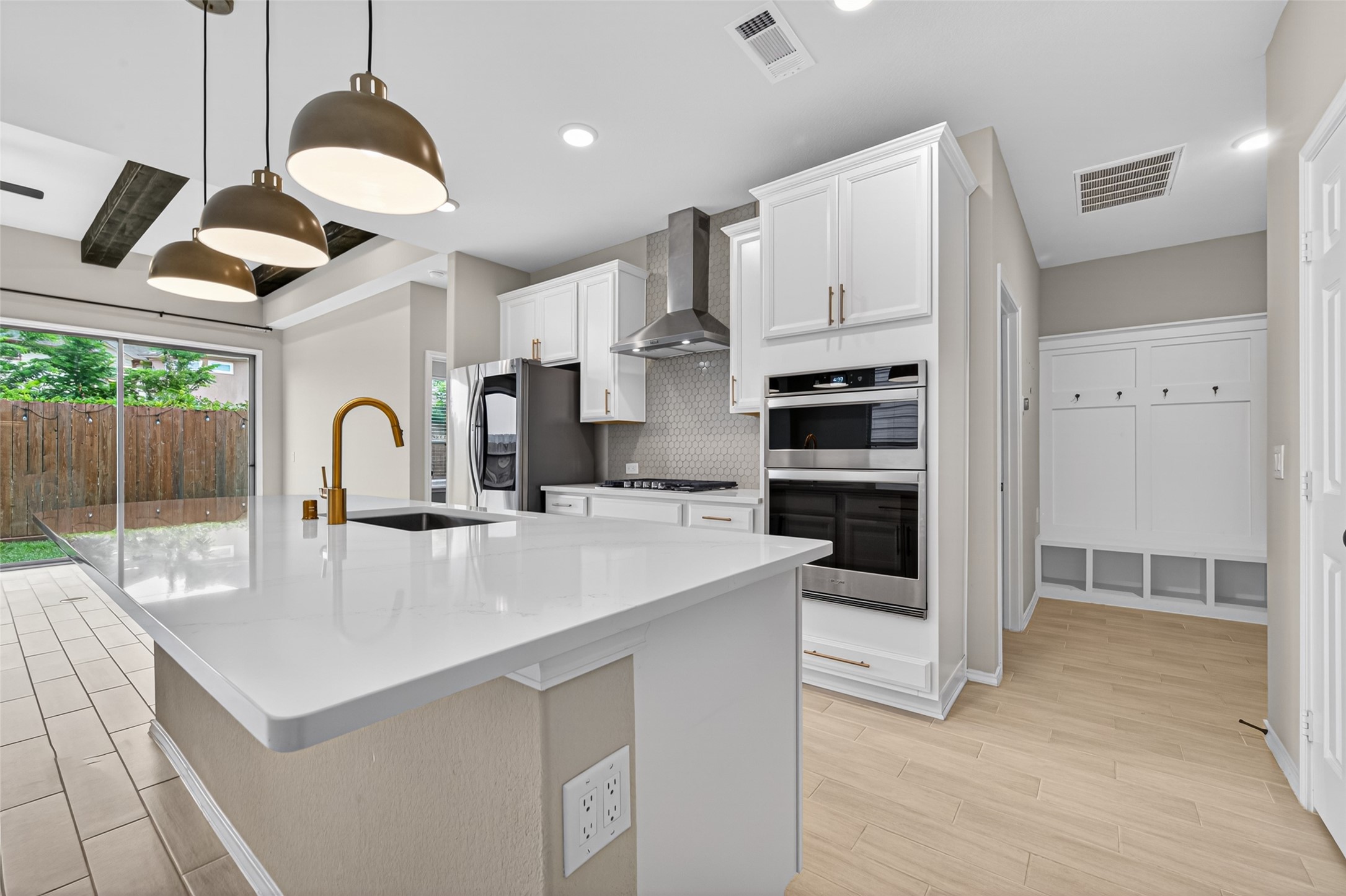 4007 Delta Rose Street Houston, TX 77018 - Photo 9 of 48