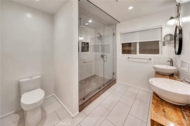 a view of a front door of the house