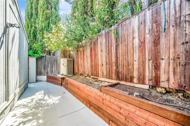 $335,000 | 23777 Mulholland Highway, Unit 151, Calabasas, CA 91302