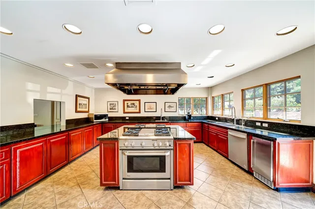 $335,000 | 23777 Mulholland Highway, Unit 151, Calabasas, CA 91302