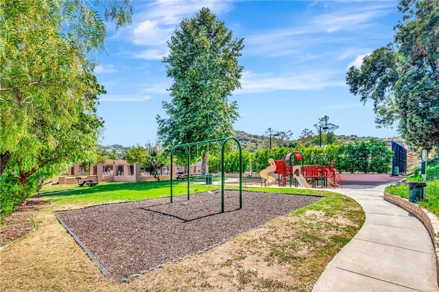 $335,000 | 23777 Mulholland Highway, Unit 151, Calabasas, CA 91302