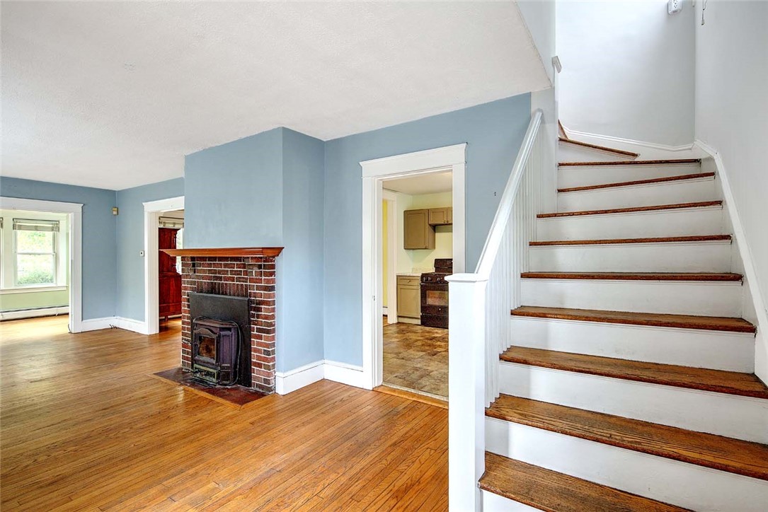 4 Talbot Manor Cranston, RI 02905 - Photo 20 of 36