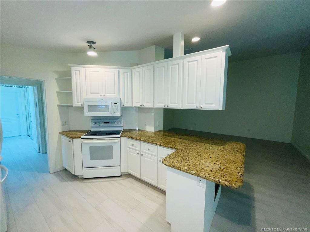 781 Southwest Balmoral Trace Stuart, FL 34997 - Photo 5 of 19
