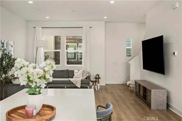 $799,000 | 935 East Mason Lane, Unit 52, Anaheim, CA 92805