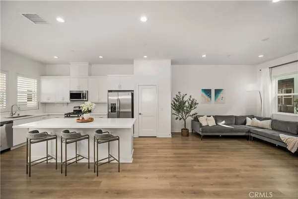 $799,000 | 935 East Mason Lane, Unit 52, Anaheim, CA 92805