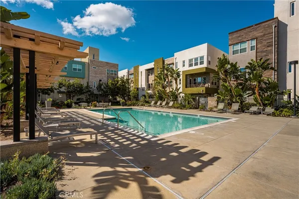 $799,000 | 935 East Mason Lane, Unit 52, Anaheim, CA 92805