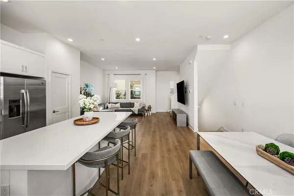 $799,000 | 935 East Mason Lane, Unit 52, Anaheim, CA 92805