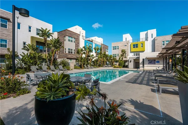 $799,000 | 935 East Mason Lane, Unit 52, Anaheim, CA 92805