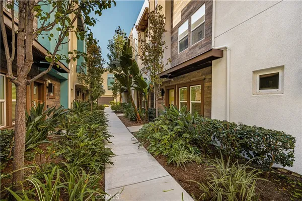 $799,000 | 935 East Mason Lane, Unit 52, Anaheim, CA 92805
