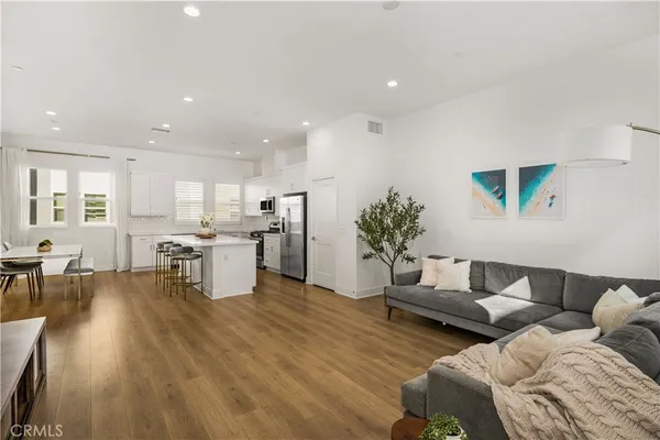 $799,000 | 935 East Mason Lane, Unit 52, Anaheim, CA 92805