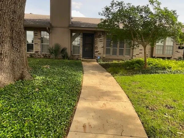 $2,000 | 7520 Highmont Street, Unit 29, Dallas, TX 75230