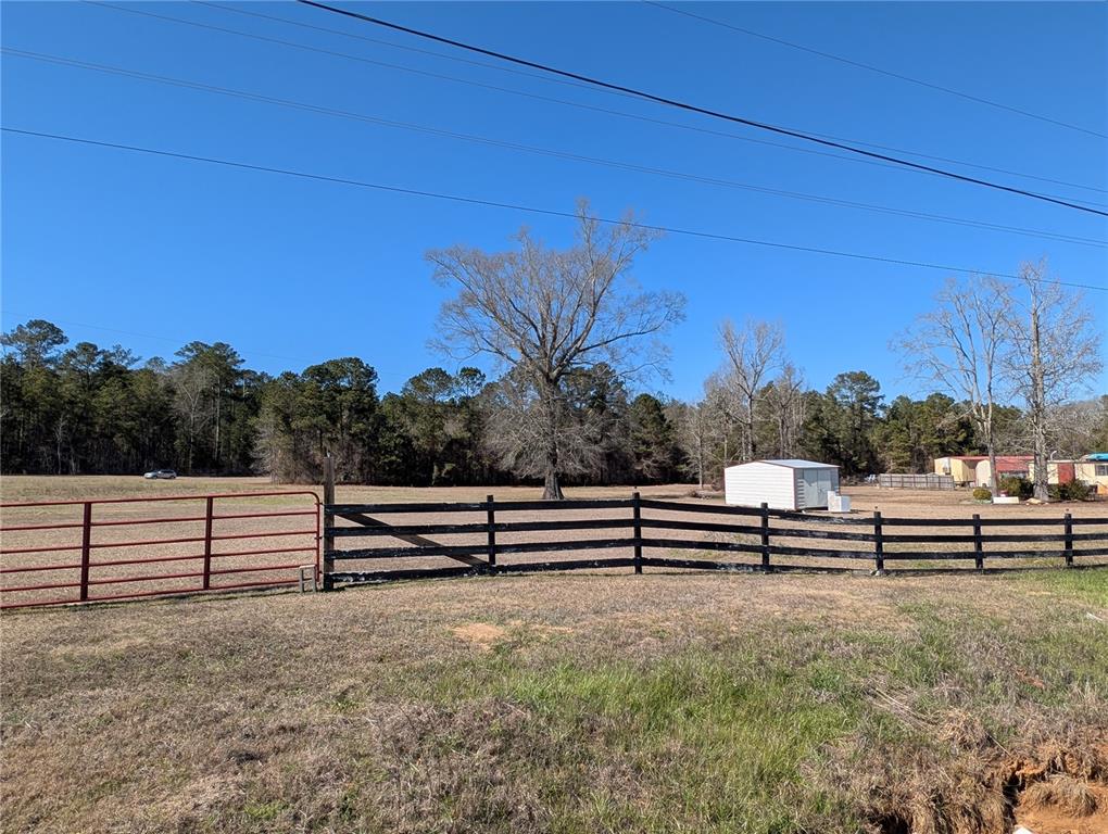 4052 Highway 431 Eufaula, AL 36027 - Photo 7 of 18 a view of a bench in a yard