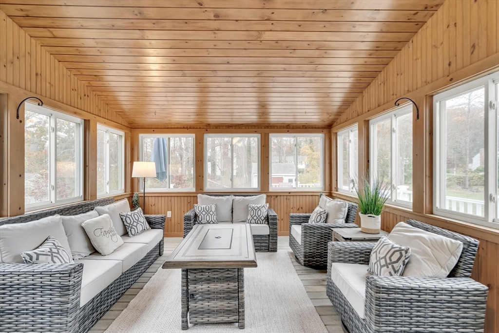 11 Violet Road Burlington, MA 01803 - Photo 11 of 25