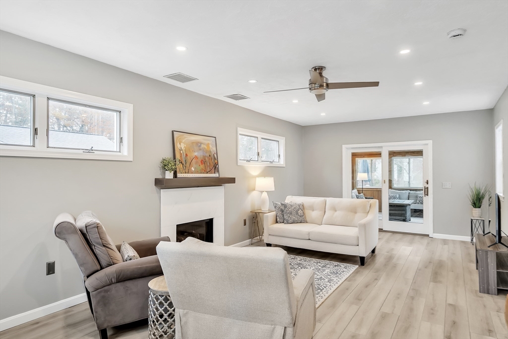 11 Violet Road Burlington, MA 01803 - Photo 9 of 25