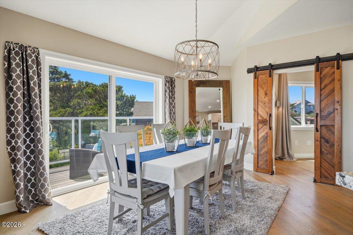 811 Southwest 12th Street Newport, OR 97365 - Photo 14 of 85