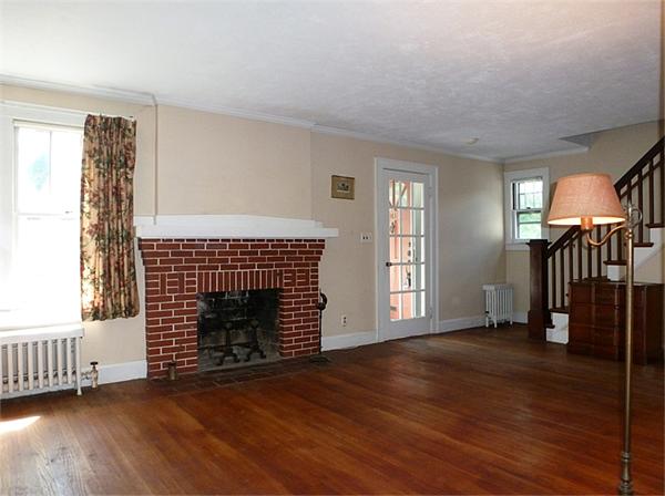 146 Arvilla Street Springfield, MA 01118 - Photo 3 of 22