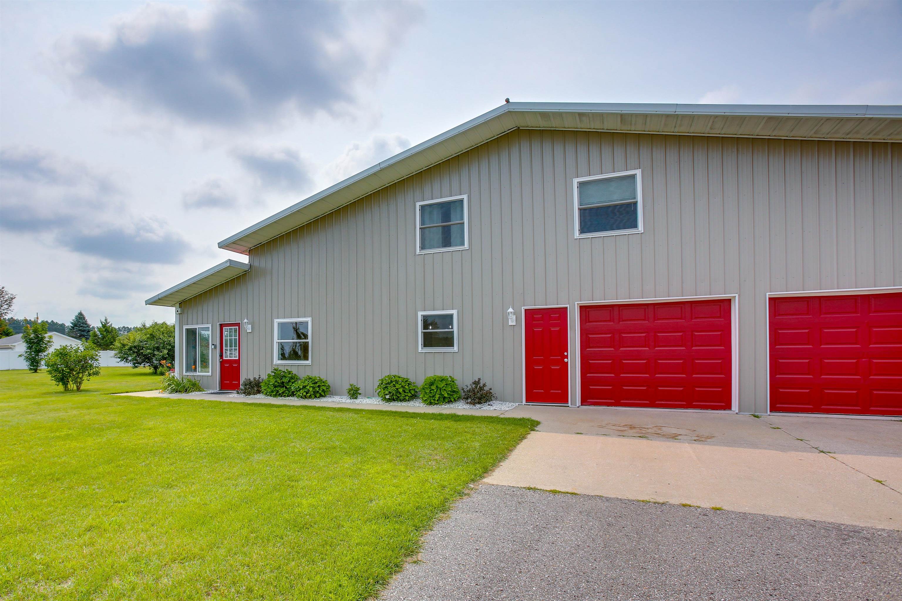 6576 34 Road Cadillac, MI 49601 - Photo 2 of 98