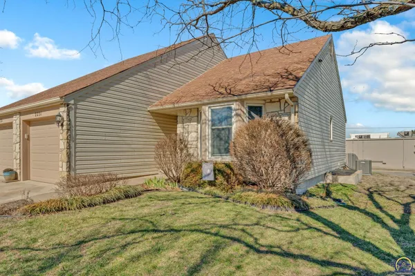 $210,000 | 2231 Southwest Westport Place, Topeka, KS 66614