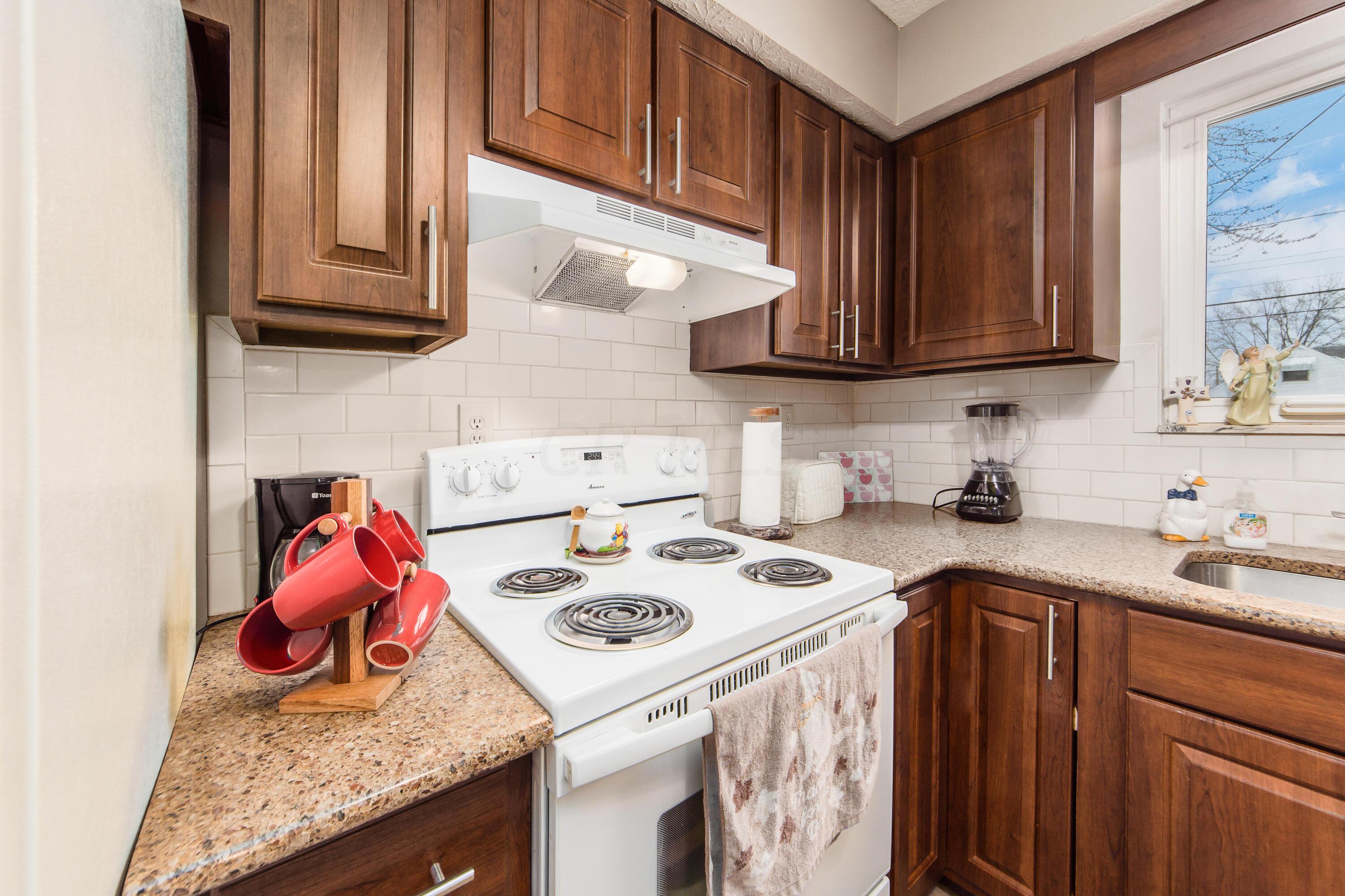 322 Demorest Road Columbus, OH 43204 - Photo 8 of 50 Gallery Image 8
