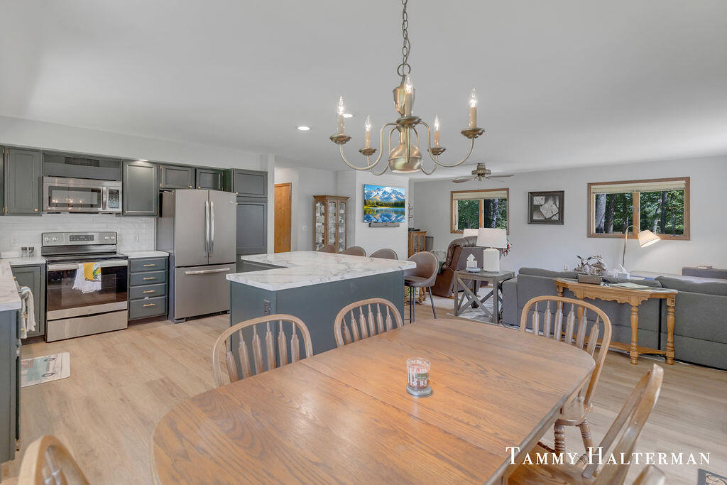23718 Gates Road Howard City, MI 49329 - Photo 10 of 31 3X0A9452