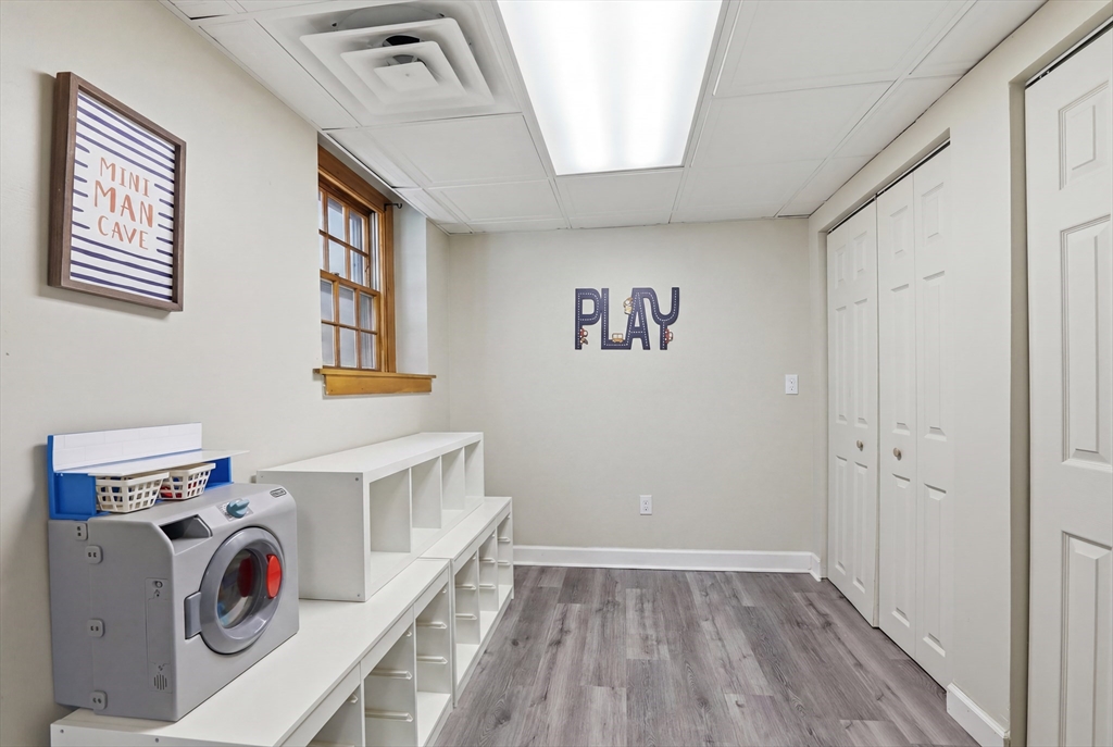 60 R Jasper Street Saugus, MA 01906 - Photo 24 of 33