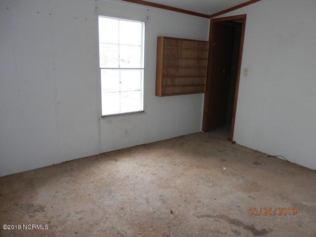 348 Lake Road Newport, NC 28570 - Photo 11 of 21 P3260037