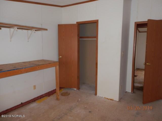 348 Lake Road Newport, NC 28570 - Photo 12 of 21 P3260044