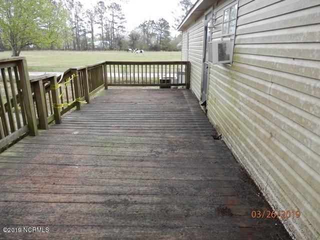 348 Lake Road Newport, NC 28570 - Photo 15 of 21 P3260056