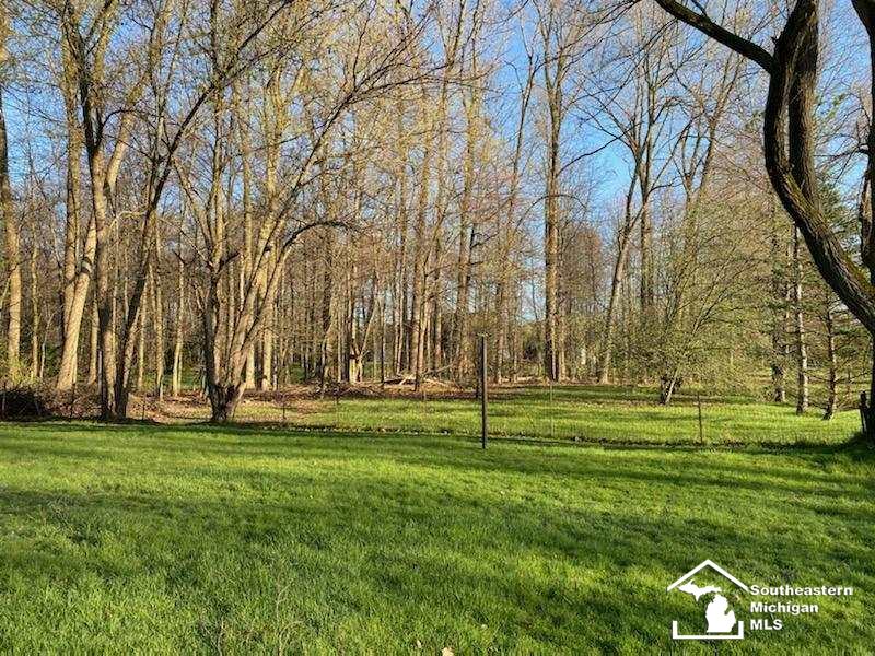 68 West Sub Station Road Temperance, MI 48182 - Photo 3 of 10