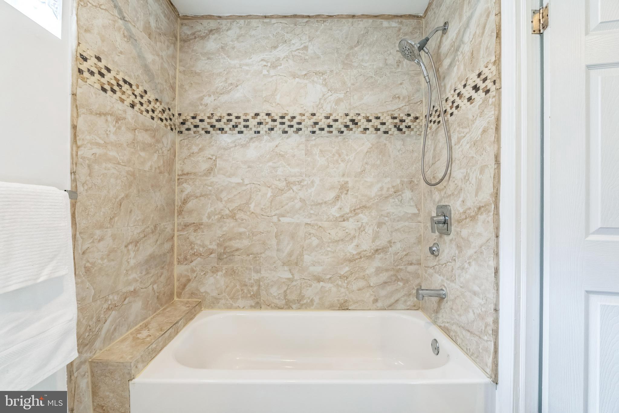 1816 Reed Street Philadelphia, PA 19146 - Photo 25 of 30 a bathroom with a bathtub