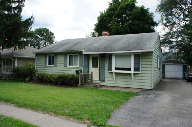 508 South Lake Street Mundelein, IL 60060 - Photo 1 of 13