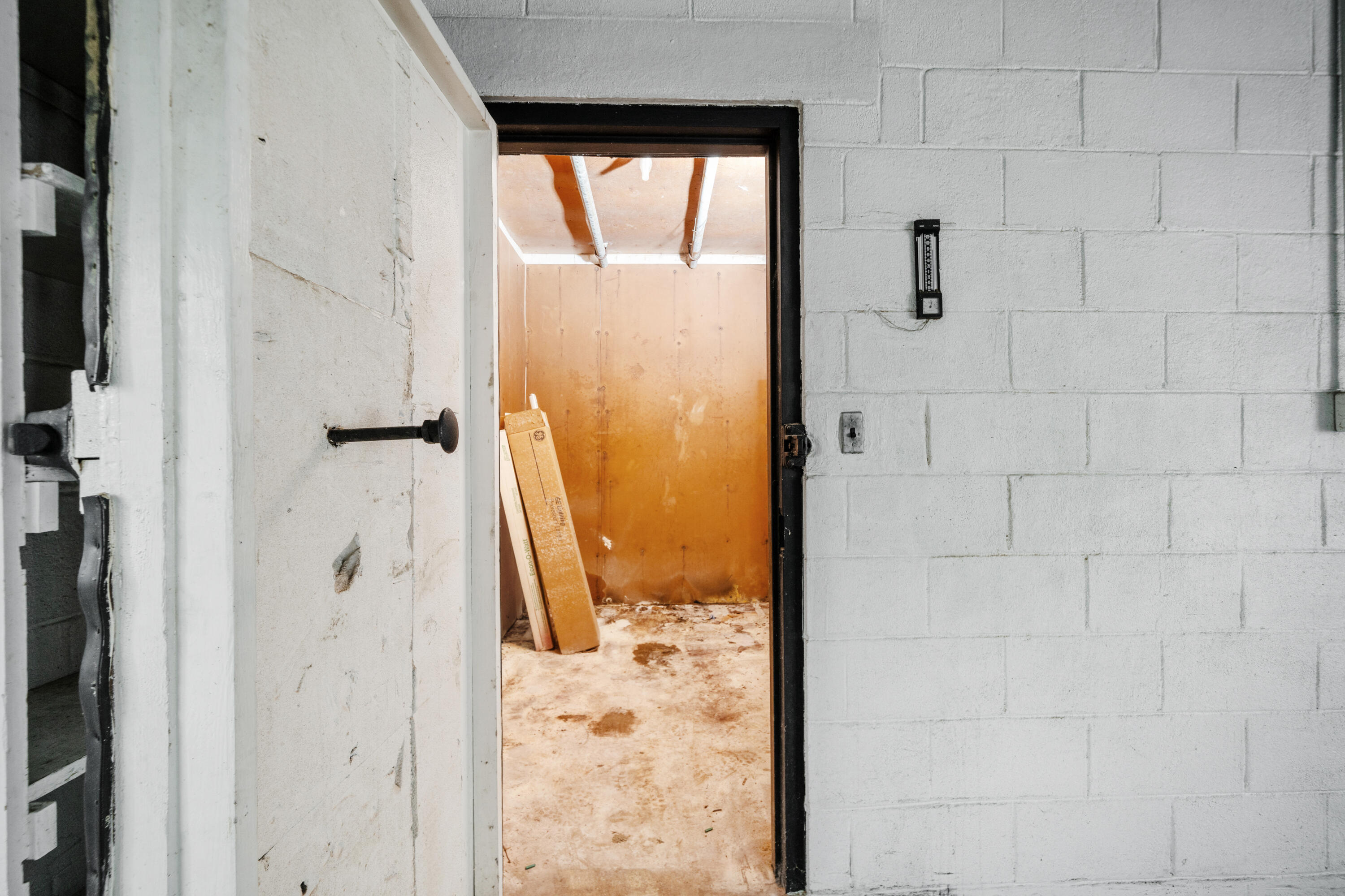 77 Mountain Pass Road Blue Ridge, VA 24064 - Photo 19 of 25 a bathroom with a shower
