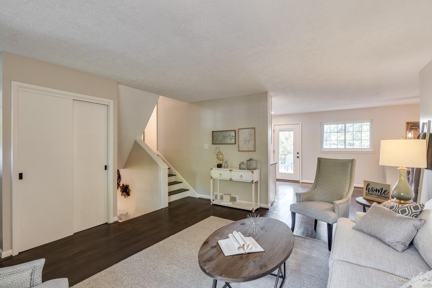 72 Cromwell Road Greenhills, OH 45218 - Photo 7 of 19