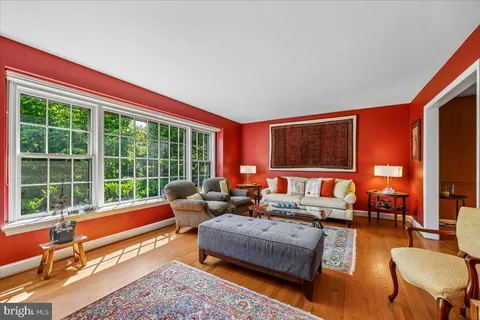 $1,490,000 | 6 Old Stage Court, Rockville, MD 20852