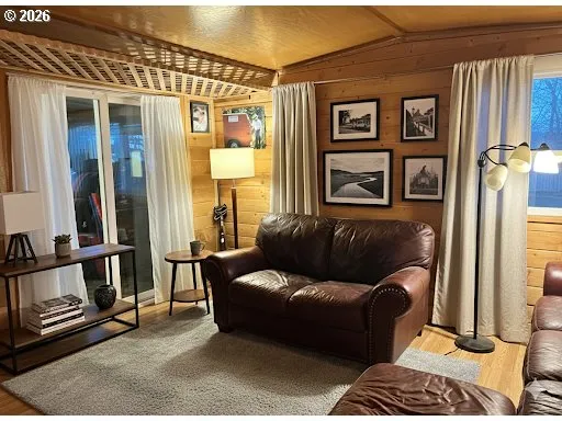 $68,000 | 19605 River Road, Unit 104, Gladstone, OR 97027