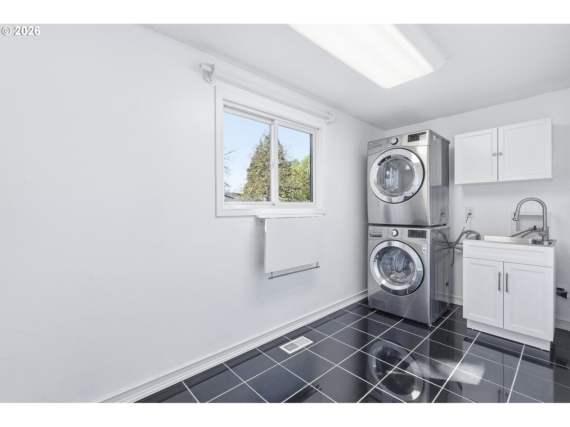 13525 Southwest 24th Street Beaverton, OR 97008 - Photo 18 of 36 Laundry
