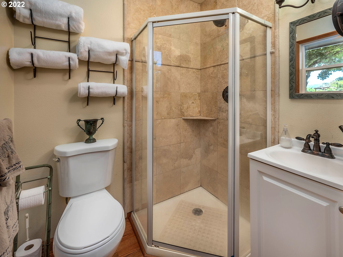 18821 Northwest Reeder Road Portland, OR 97231 - Photo 12 of 31