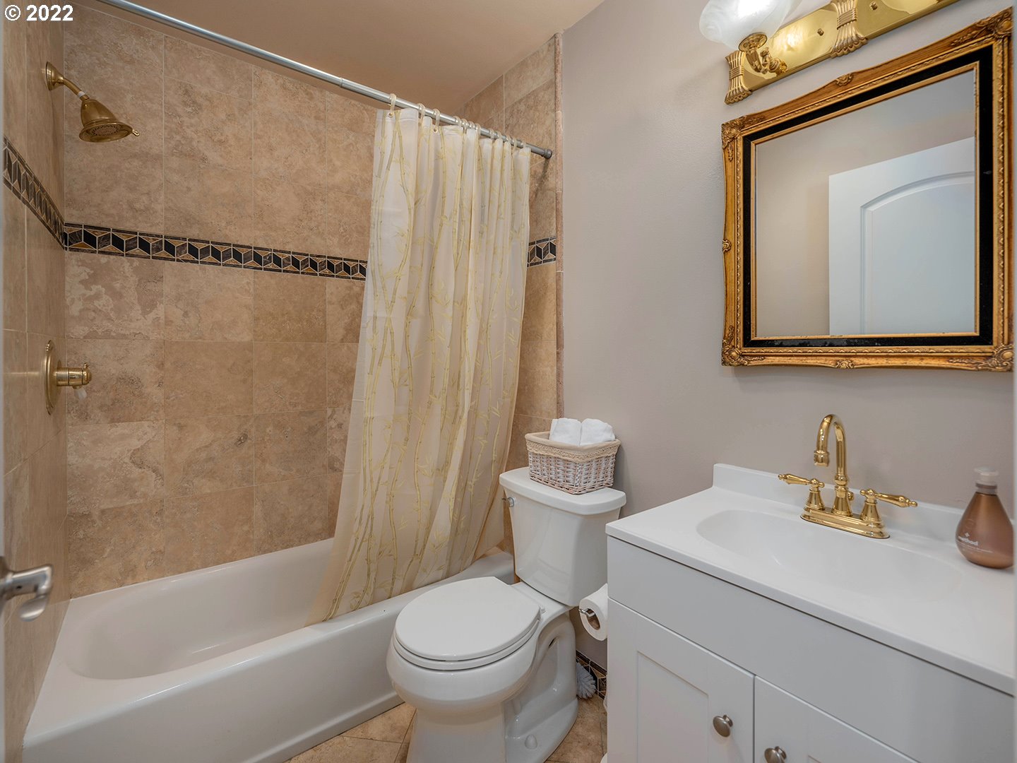 18821 Northwest Reeder Road Portland, OR 97231 - Photo 15 of 31