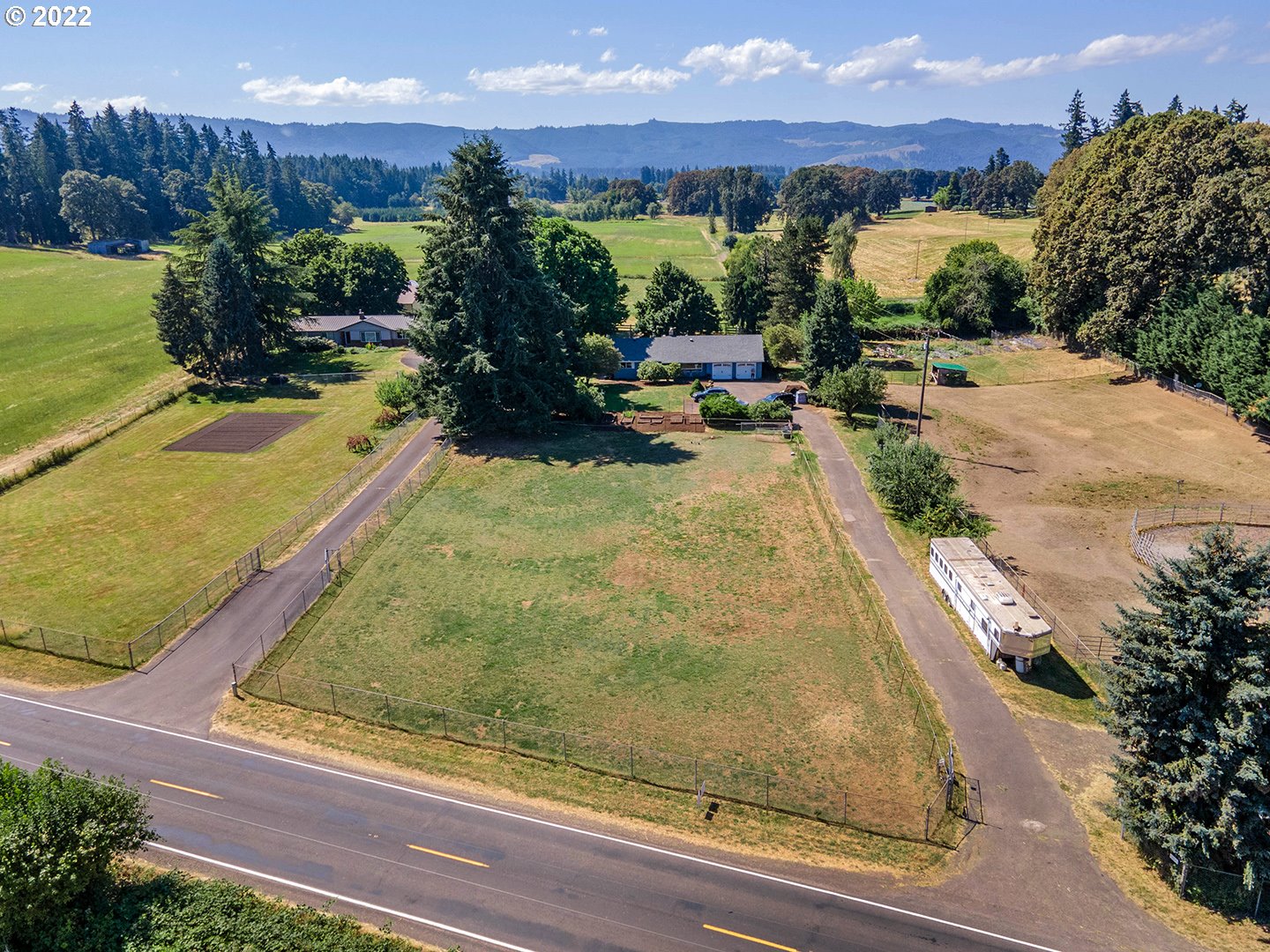 18821 Northwest Reeder Road Portland, OR 97231 - Photo 29 of 31